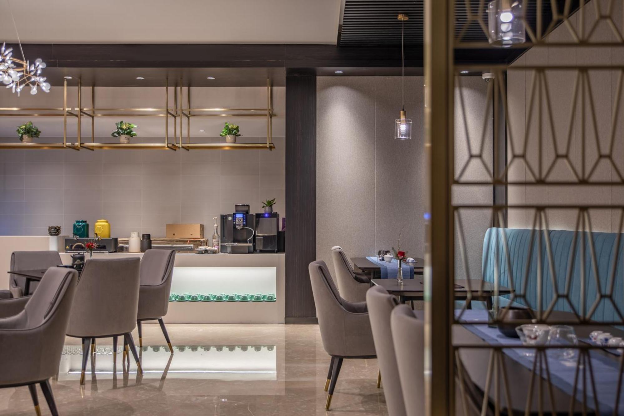 Dijing Hotel 4*
