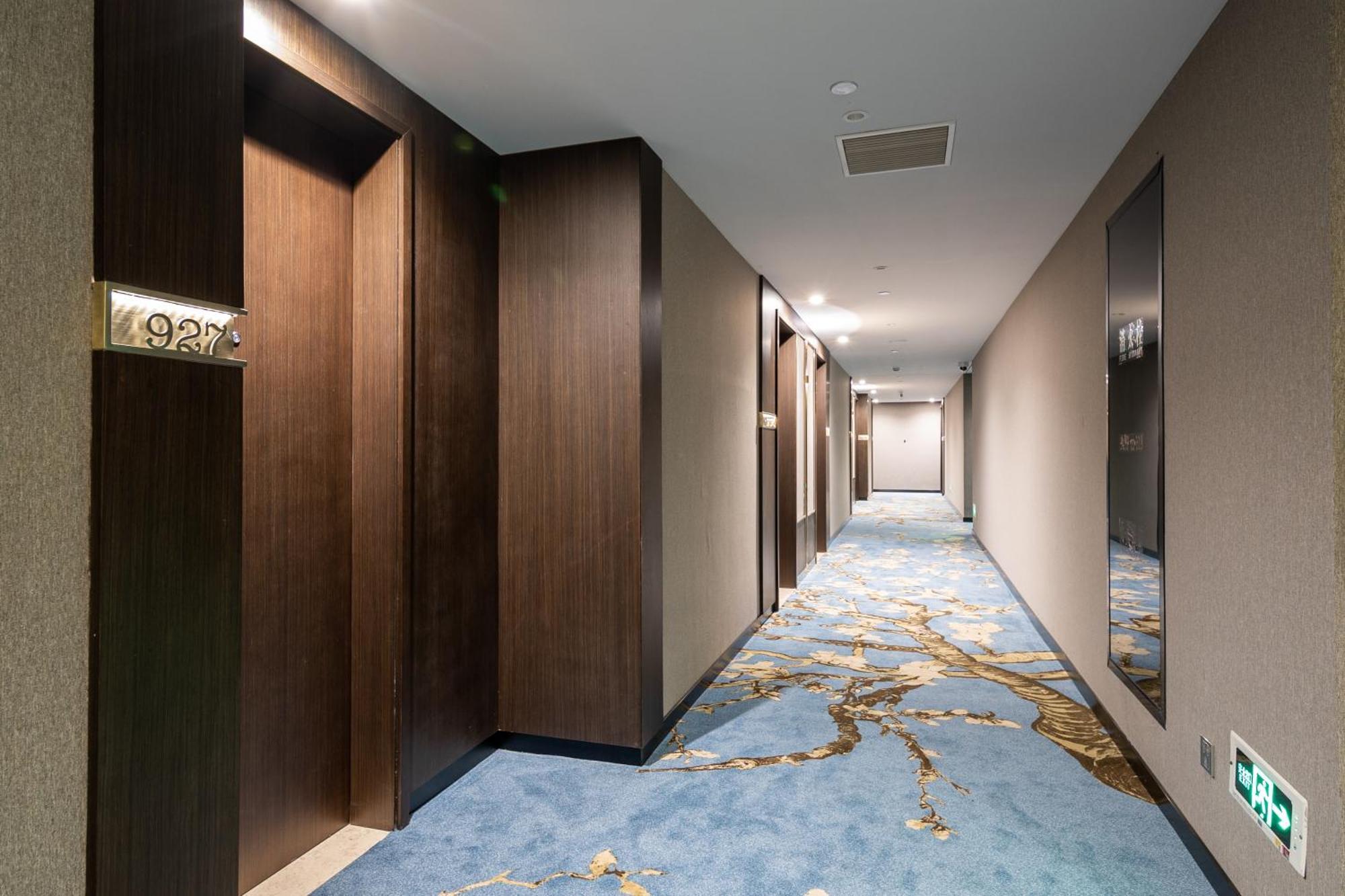 Hotel Dijing 4*