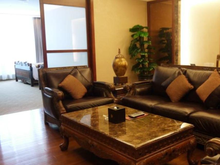 Dijing Hotel 4*