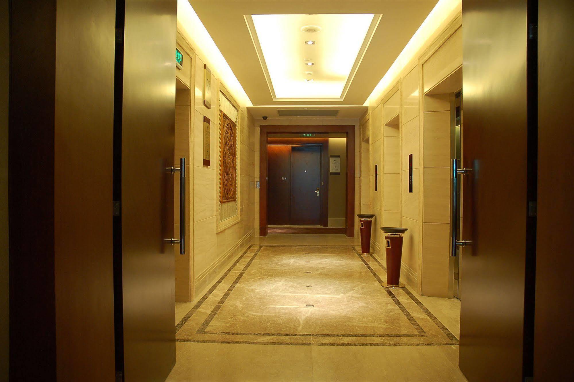 Dijing Hotel 4*